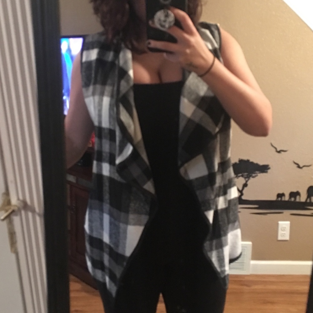 Sweater vest
